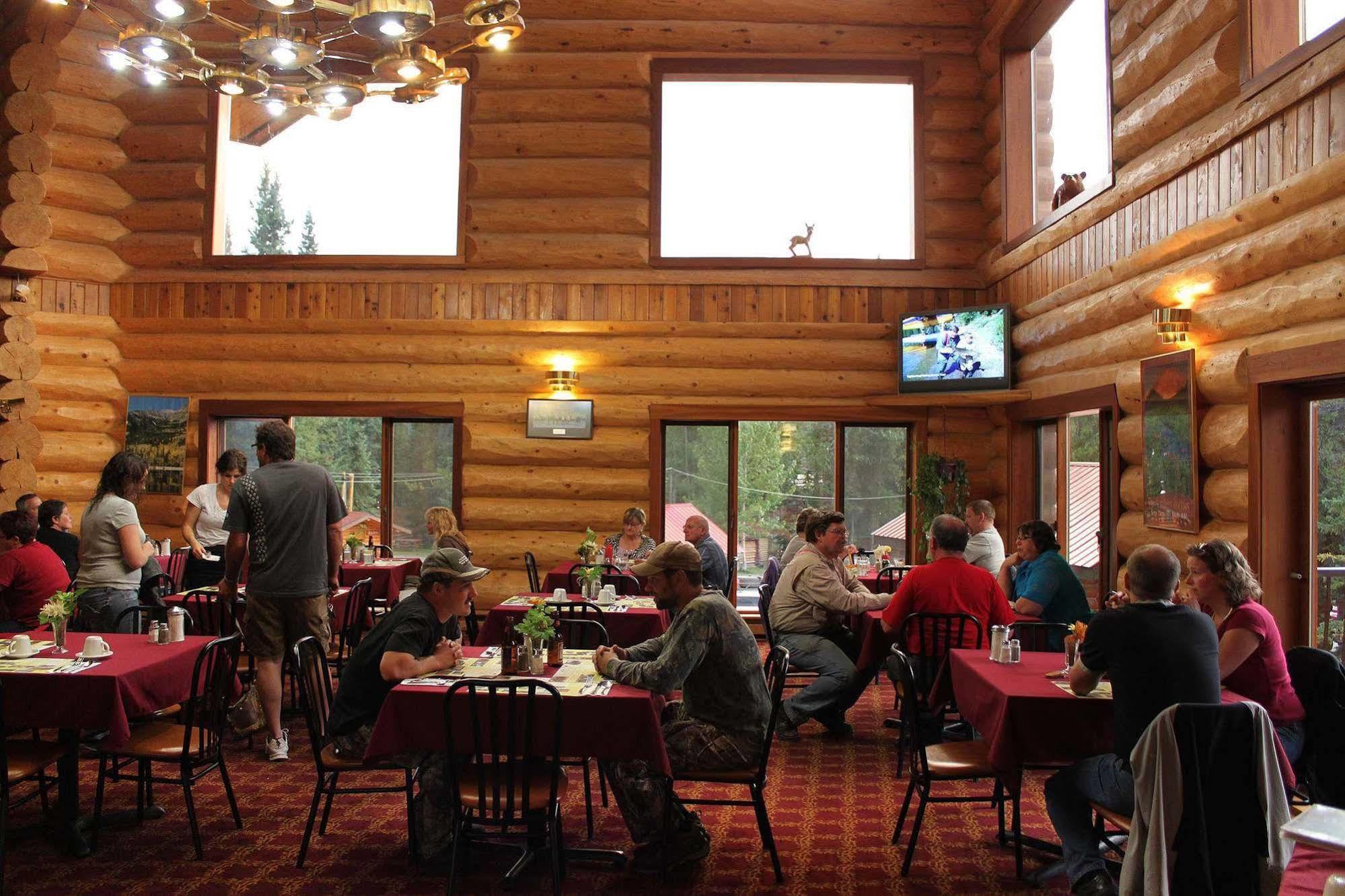 Northern Rockies Lodge Muncho Lake Exterior photo