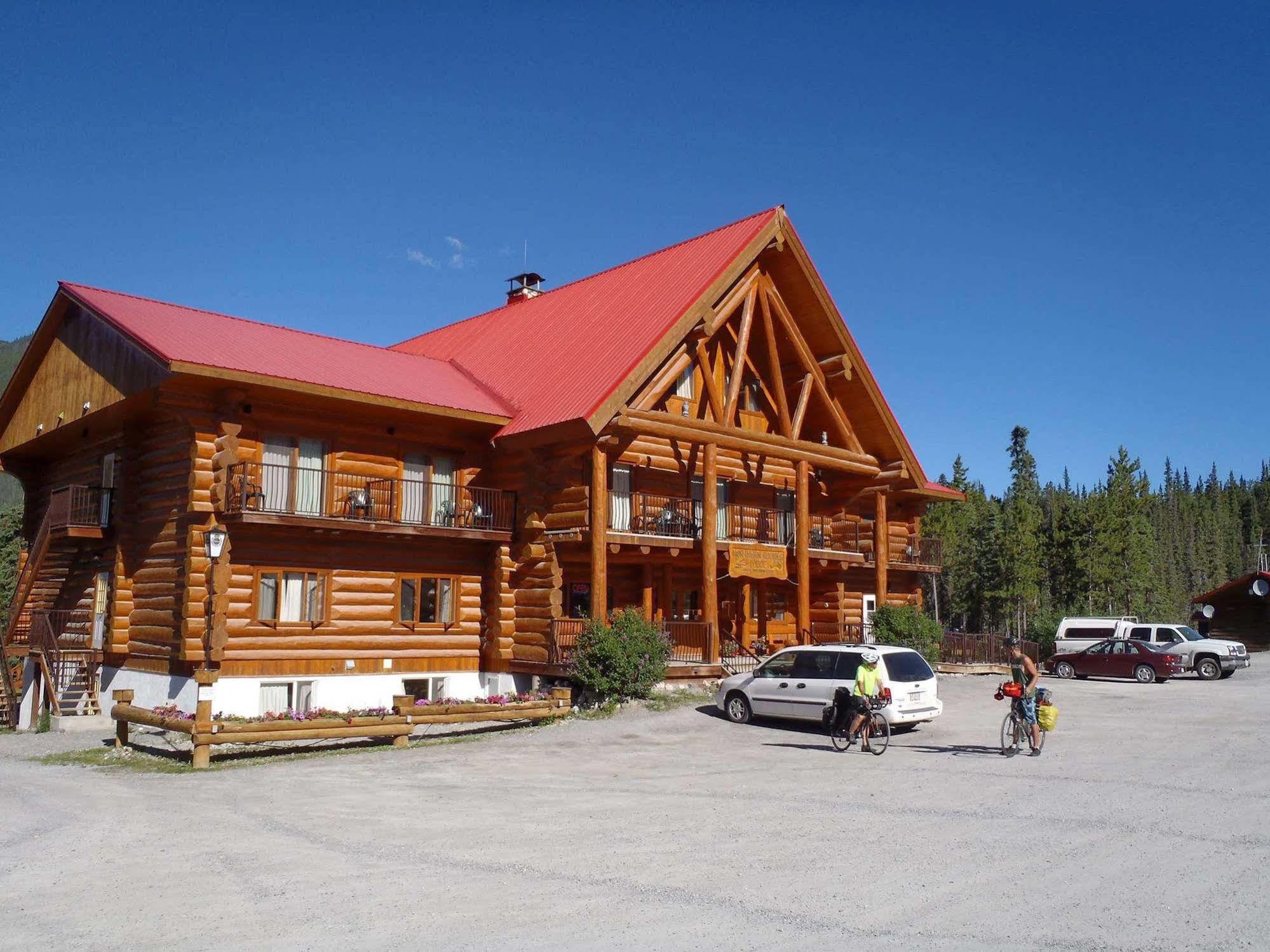 Northern Rockies Lodge Muncho Lake Exterior photo